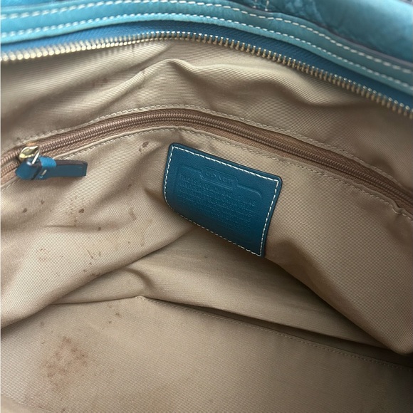 Elegant Coach Teal Leather Handbag - Picture 6 of 6